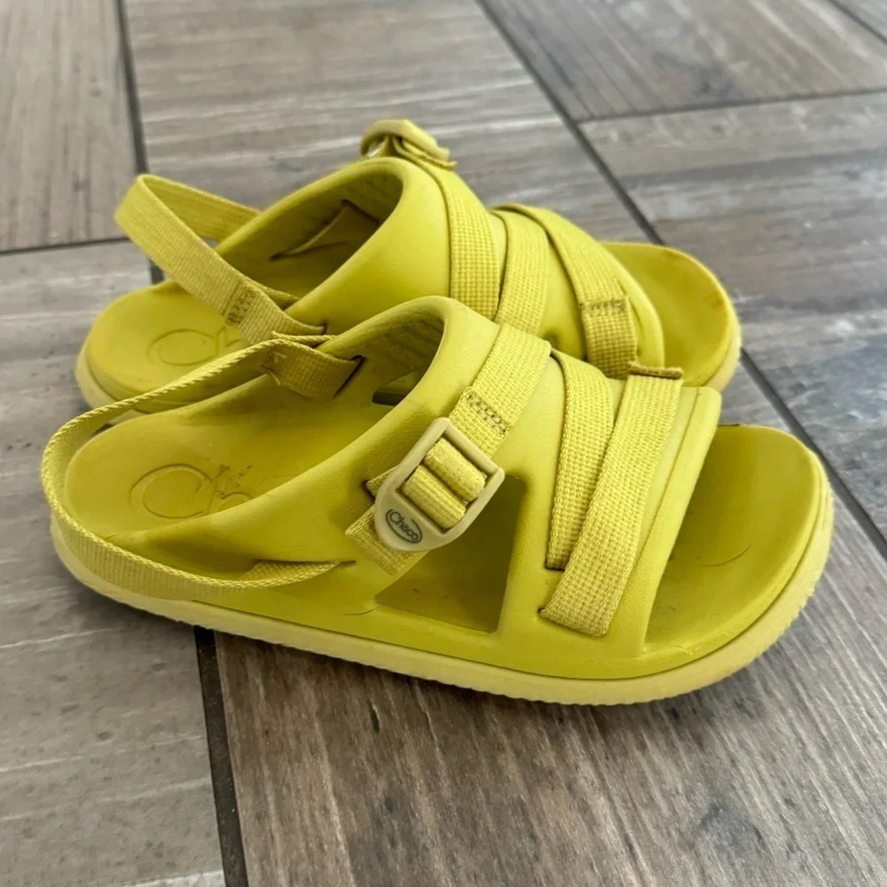 Chaco kids chills sport sandals size 2